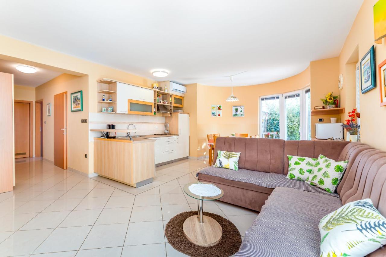 Apartments Lovorka Baška Kültér fotó